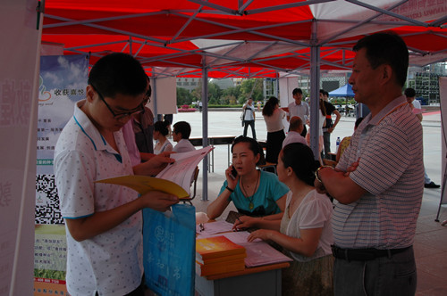 筑巢引鳳，吸納人才 敦煌種業(yè)參加酒泉市人社局組織的大型人才招聘會(huì)